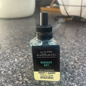 Bath and Body Works Radiant Skies Wallflower